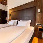 מלון Herzogshof - Boutique-hotel Am Dom 4*