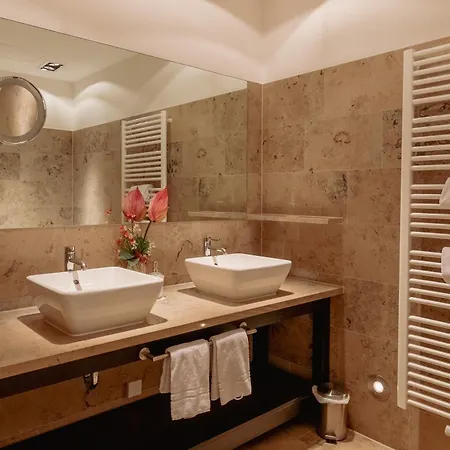 מלון Herzogshof - Boutique-hotel Am Dom 4*